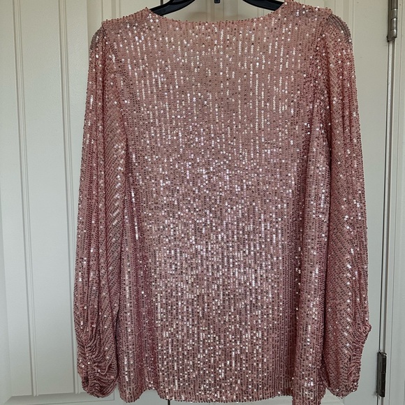 Sequin top! 💫🌸🌷 - Picture 3 of 6
